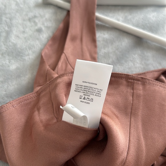 Express pink satin-like crop top size XS - Picture 4 of 4